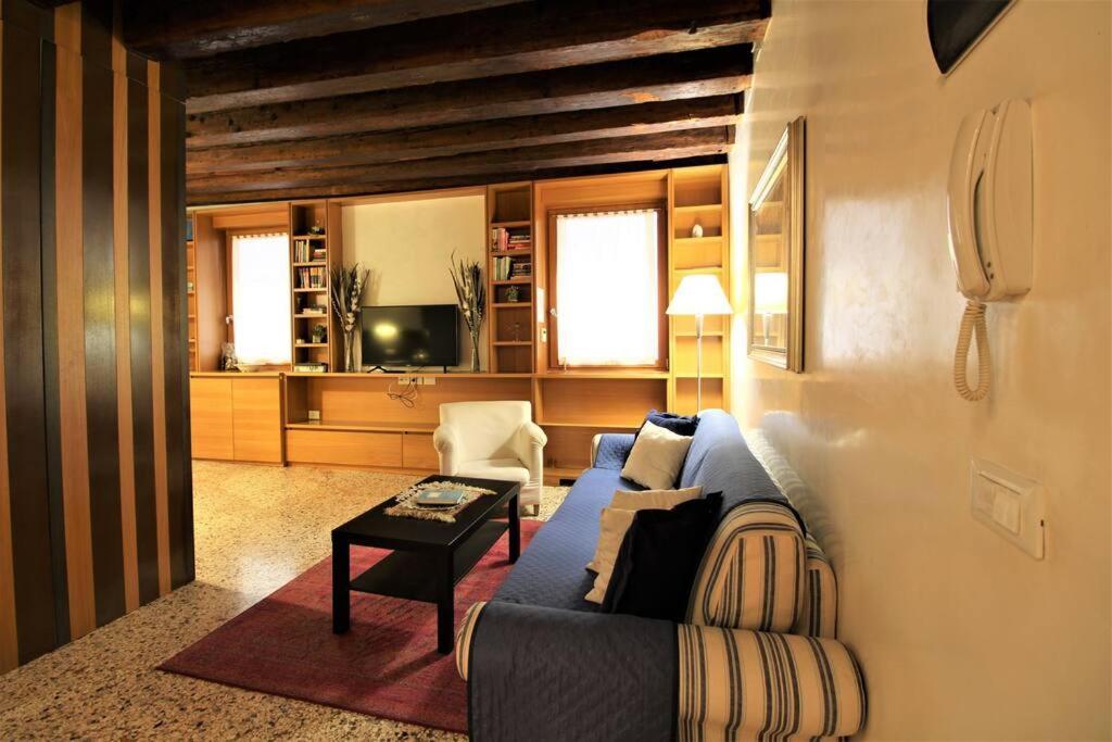 San Marco Charming Apartment With Canal View Венеція Екстер'єр фото
