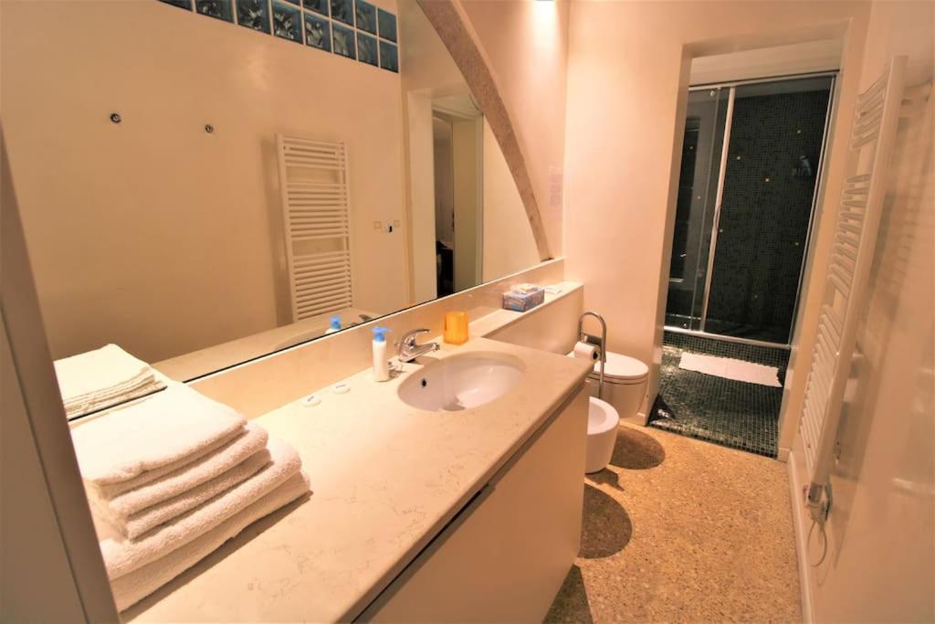 San Marco Charming Apartment With Canal View Венеція Екстер'єр фото