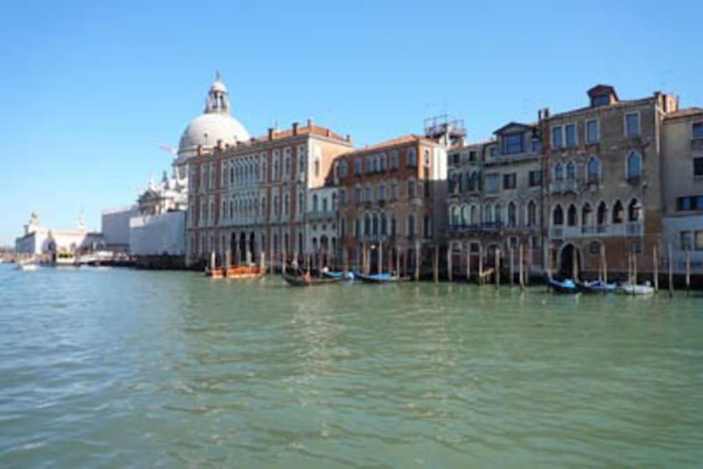 San Marco Charming Apartment With Canal View Венеція Екстер'єр фото